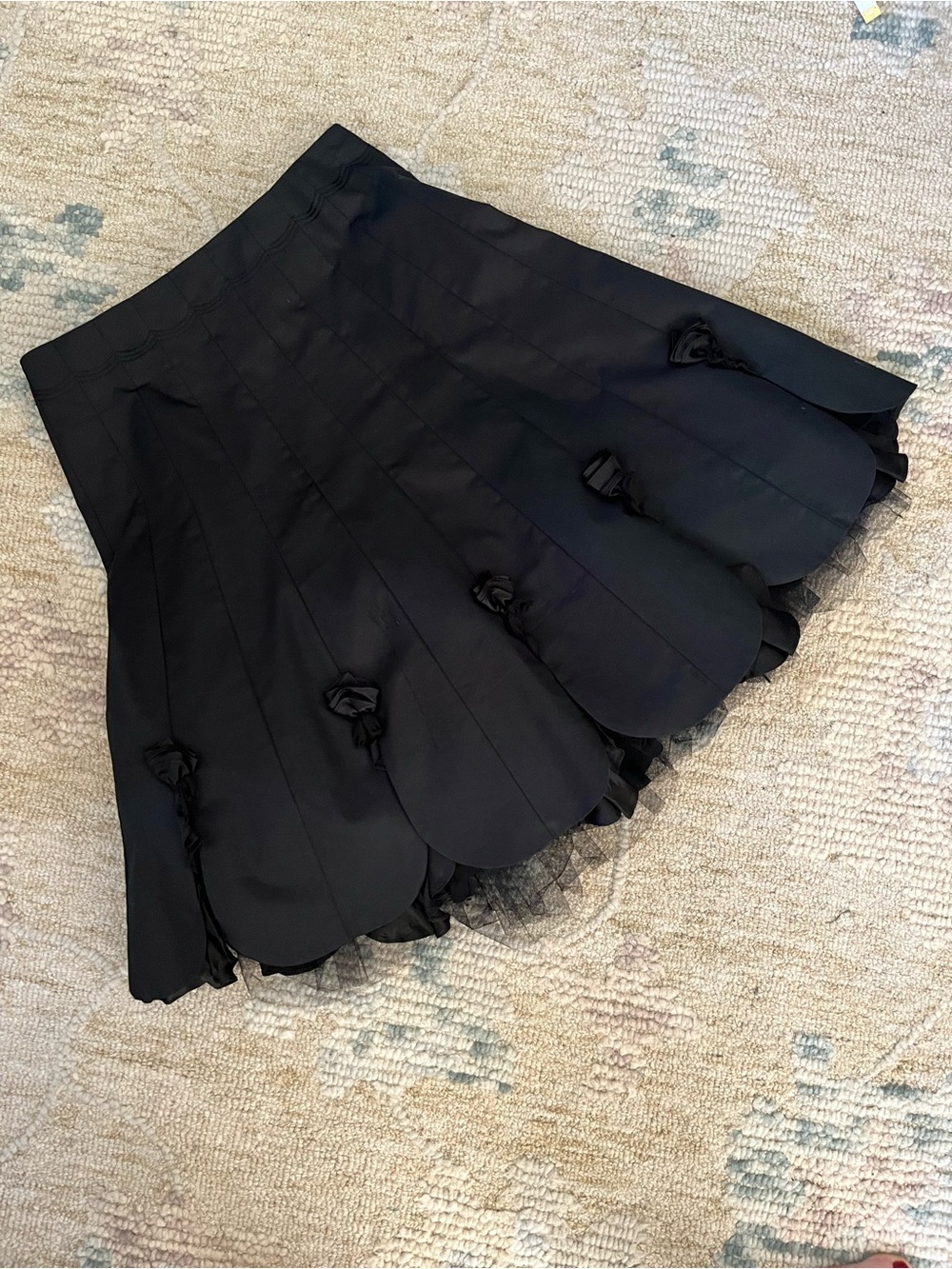 Vintage Karen Millen skirt, size 8
Great vintage condition